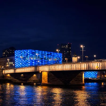 Modern Danube - 3 Min To Hauptplatz - Netflix